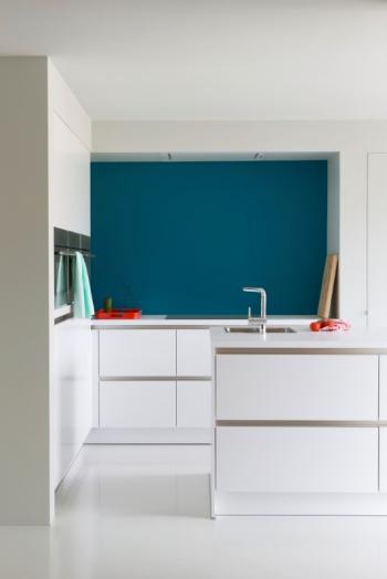 Keukenmuur blauw schilderen